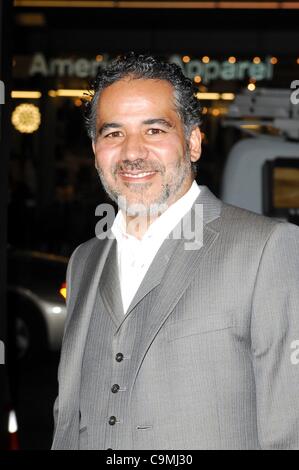 John Ortiz im Ankunftsbereich für Glück Premiere Serie auf HBO, Graumans Chinese Theatre, Los Angeles, CA 25. Januar 2012. Foto von: Elizabeth Goodenough/Everett Collection Stockfoto