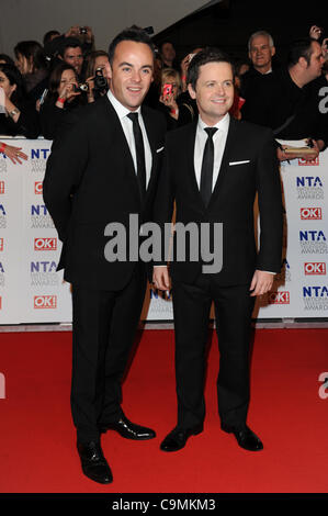 ANTHONY MCPARTLIN & DECLAN DONNELLY - AKA ANT & Dez 2012 NATIONAL TELEVISION AWARDS O2 ARENA LONDON ENGLAND 25. Januar 2012 Stockfoto