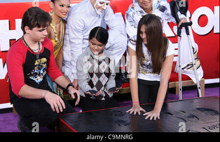 PRINCE JACKSON & BLANKET JACKSON & PARIS JACKSON-MICHAEL-JACKSON-HAND UND FOOTPRINT-ZEREMONIE HOLLYWOOD LOS ANGELES KALIFORNIEN Stockfoto