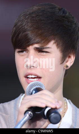 JUSTIN BIEBER-MICHAEL-JACKSON-HAND und FOOTPRINT CEREMONY HOLLYWOOD LOS ANGELES Kalifornien USA 26. Januar 2012 Stockfoto