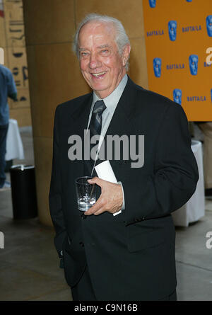 19. Mai 2002 ehrt - Los Angeles, Kalifornien - BAFTA/LA Filmemacher JOHN SCHLESINGER. BEI AMERICAN CINEMATHEQUE EGYPTIAN THEATRE. IN LOS ANGELES, KALIFORNIEN. IAN ABERCROMBIE. FITZROY BARRETT / 19.05.2002 K25035FB (D) (Kredit-Bild: © Globe Photos/ZUMAPRESS.com) Stockfoto