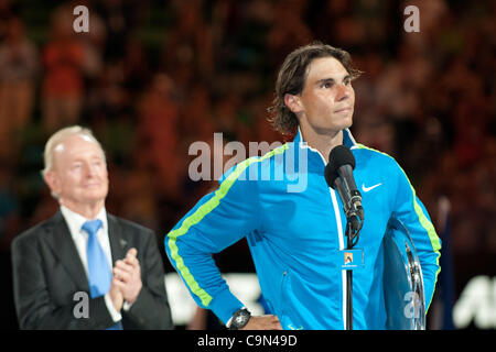 30. Januar 2012 - Melbourne, Victoria, Australien - Rafael Nadal (ESP), der Zweitplatzierte Titel bei den Herren Finale auf 14 der 2012 Australian Open in Melbourne Park, Australien Spieltag akzeptiert. (Bild Kredit: Sydney Low/Southcreek/ZUMAPRESS.com ©) Stockfoto