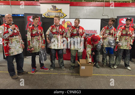 CALGARY Kanada - 29 / 01 / 2012 - Murder Inc übernimmt die Division 3 Sekunden Ort, durch Sabotage in ihrem zweiten Spiel der Canadian National Speedball Championships Finals besiegte. Stockfoto