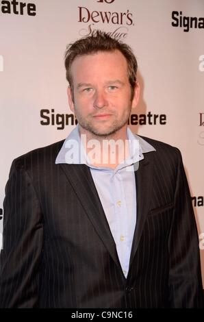 Dallas Roberts im Ankunftsbereich für Signatur Center Eröffnung Gala, Signature Theatre Company, New York, NY 30. Januar 2012. Foto von: Eric Reichbaum/Everett Collection Stockfoto