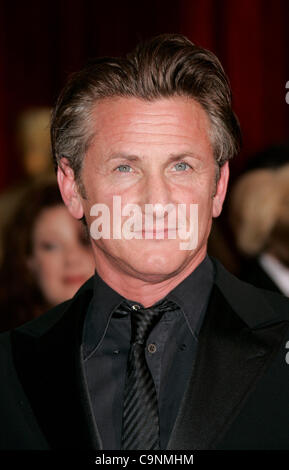 22. Februar 2009 - Los Angeles, Kalifornien, USA - SEAN PENN, Ankunft in der 81. Oscar-Verleihung im Kodak Theatre in Hollywood statt. (Kredit-Bild: © Lisa O'Connor/ZUMA Press) Stockfoto