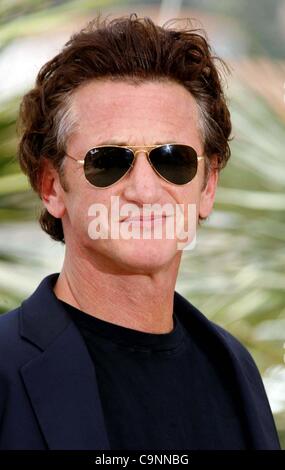 14. Mai 2008 - Palais De Festival, CANNES - SEAN PENN. SCHAUSPIELER... FOTOTERMIN FÜR DIE JURY, FESTIVAL 2008.PALAIS DE FILMFESTSPIELE VON CANNES, CANNES FRANKREICH 14.05.2008. DAVE GADD-ALLSTAR-2008.K58195 (Kredit-Bild: © Globe Photos/ZUMAPRESS.com) Stockfoto