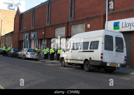 Ilford, London, UK. 2. Februar 2012. Cubo Betriebsteil der totalen Überwachung Politik der Kommissar Bernard Hogan-Howe in Redbridge. OP-Cubo richtet sich an unversicherte Fahrzeuge und Fahrer, die Fahrzeuge nicht im Einklang mit ihren Führerschein fahren. Stockfoto