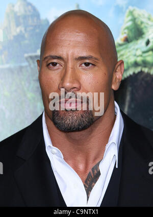 DWAYNE JOHNSON ALIAS THE ROCK REISE 2 DIE GEHEIMNISVOLLE INSEL. LOS ANGELES PREMIERE HOLLYWOOD LOS ANGELES Kalifornien USA 02 Feb Stockfoto