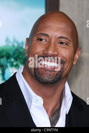 DWAYNE JOHNSON ALIAS THE ROCK REISE 2 DIE GEHEIMNISVOLLE INSEL. LOS ANGELES PREMIERE HOLLYWOOD LOS ANGELES Kalifornien USA 02 Feb Stockfoto