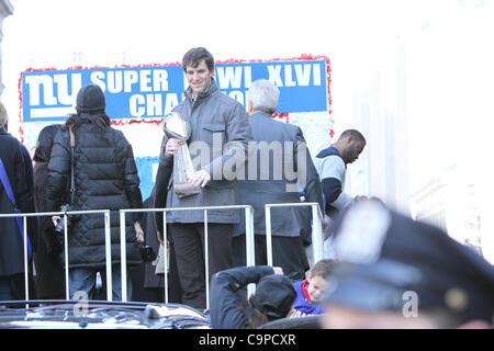 Eli Manning in Anwesenheit für New York City Ticker Tape Parade Ehren Super Bowl XLVI Champions die New York Giants, Canyon of Heroes, New York, NY 7. Februar 2012. Foto von: Andres Otero/Everett Collection Stockfoto