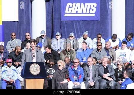 Eli Manning bei einem öffentlichen Auftritt für New York City Gastgeber Feier für Super Bowl XLVI Champions der New York Giants, City Hall Plaza, New York, NY 7. Februar 2012. Foto von: Andres Otero/Everett Collection Stockfoto