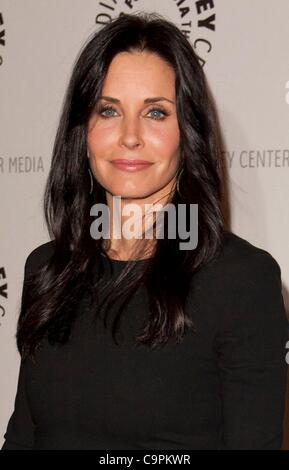 Courtney Cox im Ankunftsbereich für COUGAR TOWN dritten Saison Premiere Screening und Panel, Paley Center for Media, Beverly Hills, CA 8. Februar 2012. Foto von: Emiley Schweich/Everett Collection Stockfoto