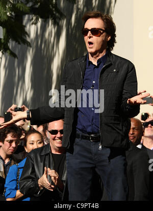 PAUL MCCARTNEY PAUL MCCARTNEY geehrt mit einem Stern auf dem HOLLYWOOD WALK OF FAME HOLLYWOOD LOS ANGELES Kalifornien USA 09 Regelenergie Stockfoto