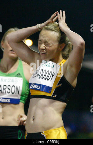 Alicia Schraubenschlüssel-Doody erschöpft nach dem 100m Womans Rennen im Jahr 2012 Perth Track Classic, WA-Leichtathletik-Stadion, 11. Februar 2012 Stockfoto