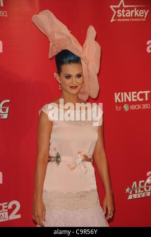 Katy Perry im Ankunftsbereich für 2012 MusiCares Person des Jahres Gala, Los Angeles Convention Center, Los Angeles, CA 10. Februar 2012. Foto von: Dee Cercone/Everett Collection Stockfoto