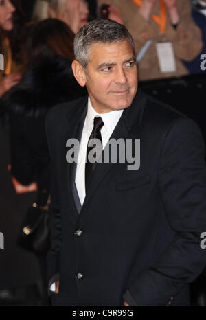 London, Großbritannien, 12/02/2012 George Clooney kommt für die Orange British Academy Film Awards (BAFTAS) Royal Opera House, Covent Garden, in London an Stockfoto