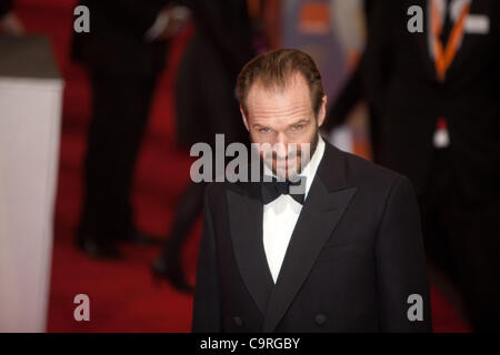 London, UK, 02.12.2012. Schauspieler Ralph Fiennes, angekommen, um den BAFTAs 2012 teilnehmen Stockfoto