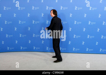 14. Februar 2012 - Berlin, Deutschland - Schauspieler LARS EIDINGER stellt für Fotografen beim Photocall zum Film '' Bleibt/Home für das Wochenende war '' während der 62. Berlin International Film Festival Berlinale. (Bild Kredit: Aristidis Vafeiadakis/ZUMAPRESS.com ©) Stockfoto