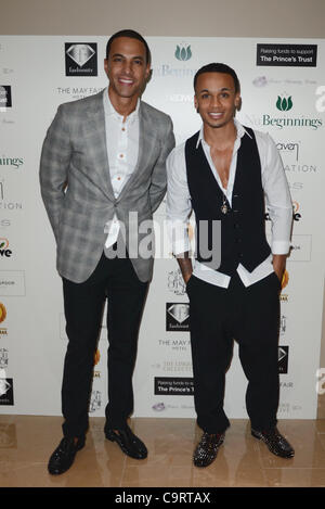 London, Vereinigtes Königreich 14.02.2012 Marvin Humes und Aston Merrygold JLS besucht der Prinz Valentines Ball im kann Fair Hotel in London. (Photo Credit: Photobeat Bilder/Alamy) Stockfoto