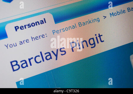 Pingit Website auf einem Mac-Laptop-Computer. Barclays Bank Europas erste Geld senden Service, UK mit der Girokonto-Kunden zum Senden und empfangen von Geld durch ihre Handys, 16. Februar 2012, gestartet. Barclays Kunden können die Bank Pingit app auf ihr Smartphone und Start herunterladen Stockfoto