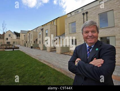 Sir Keith Mills, Deputy Chair LOCOG in Portland, Dorset für die offizielle Übergabe des Dorfes Athleten Olympisches Segeln Stockfoto