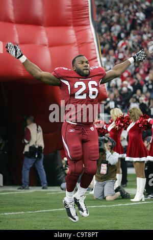 18. Dezember 2011 - Glendale, Arizona, USA - Arizona Cardinals Runningback Beanie Wells (26) das Feld während Spieler Einführungen vor ein NFL Spiel gegen die Cleveland Browns im University of Phoenix Stadium in Glendale, AZ nimmt (Credit-Bild: © Gene Lower/Southcreek/ZUMAPRESS.com) Stockfoto