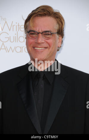 19. Februar 2012 statt - Los Angeles, Kalifornien, USA - AARON SORKIN Arives für den Writers Guild Awards 2012 im Hollywood Palladium. (Kredit-Bild: © D. Long/Globe Photos/ZUMAPRESS.com) Stockfoto