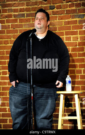 17. Februar 2012 - Raleigh, North Carolina; USA - Komiker RALPHIE führt Mai wie seine Tour 2012 in Charlie guten Comedy-Club befindet sich in Raleigh Copyright 2012 Jason Moore Station macht. (Kredit-Bild: © Jason Moore/ZUMAPRESS.com) Stockfoto