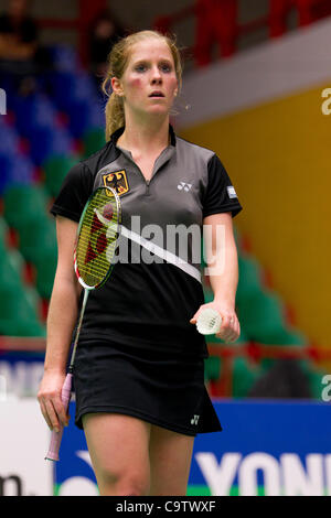 AMSTERDAM, DIE NIEDERLANDE, 19.02.2012. Badminton-Spieler Karin Schnaase (Deutschland, Bild) gewinnt ihr Match gegen die Linie Kjaersfeldt im Finale der European Team Championships Badminton 2012 in Amsterdam. Stockfoto