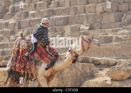 Tourismus-Zahlen bei den Pyramiden von Gizeh sind unten nach dem arabischen Frühling aber mehr arabische Touristen eher westlichen kommen. Stockfoto