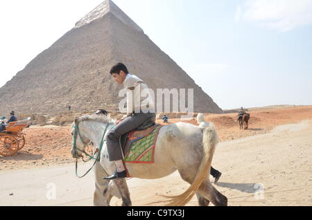 Tourismus-Zahlen bei den Pyramiden von Gizeh sind unten nach dem arabischen Frühling aber mehr arabische Touristen eher westlichen kommen. Stockfoto