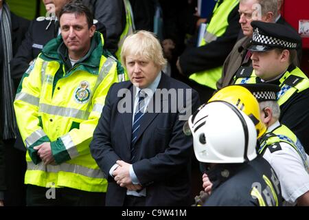 Bürgermeister Boris Johnson besucht die Notdienste während einer Übung auf der u-Bahnstation Aldwych in London, UK - 22. Februar 2012 Stockfoto