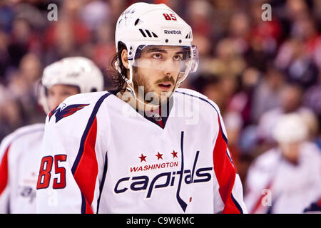 22. Februar 2012 - Ottawa, Ontario, Kanada - Mathieu Perreault(85) bei Aktion zwischen den Senatoren und Hauptstädte. (Kredit-Bild: © Leon Switzer/Southcreek/ZUMAPRESS.com) Stockfoto