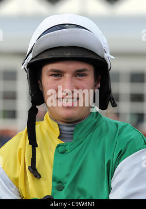 JONATHAN ENGLAND JOCKEY WETHERBY Rennbahn WETHERBY ENGLAND 21. Februar 2012 Stockfoto