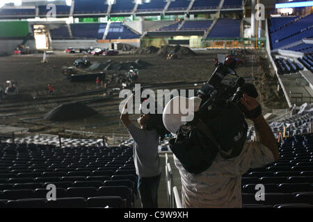 CHRIS ZUPPA |   Mal SP 347333 ZUPP Marlins 4 (Miami, 13.12.2011) Journalisten tour Miami Marlins umstrittenen neue Stadion während der Medien-Tour in dieser Woche. Miami Herald berichtete kürzlich, dass Bundesbehörden das Baseballstadion Geschäft mit Miami-Dade County und der Stadt Mi untersuchen Stockfoto