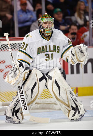 23. Februar 2012 - Chicago, Illinois, USA - Dallas Torwart Richard Bachman (31) während des NHL-Spiels zwischen den Chicago Blackhawks und den Dallas Stars im United Center in Chicago, IL. Die Stars besiegten die Blackhawks 3-1. (Kredit-Bild: © John Rowland/Southcreek/ZUMAPRESS.com) Stockfoto