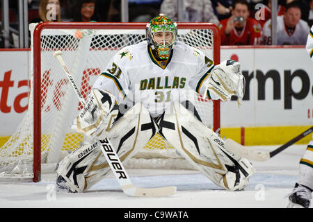23. Februar 2012 - Chicago, Illinois, USA - Dallas Torwart Richard Bachman (31) während des NHL-Spiels zwischen den Chicago Blackhawks und den Dallas Stars im United Center in Chicago, IL. Die Stars besiegten die Blackhawks 3-1. (Kredit-Bild: © John Rowland/Southcreek/ZUMAPRESS.com) Stockfoto