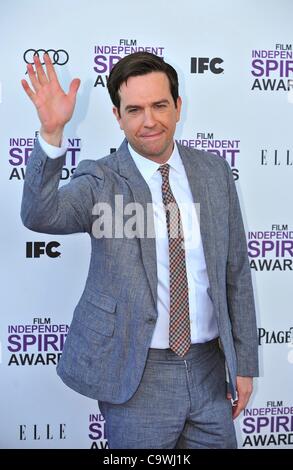 Ed Helms im Ankunftsbereich für 2012 Film Independent Spirit Awards - Ankünfte 2, am Strand, Santa Monica, CA 25. Februar 2012. Foto von: Gregorio Binuya/Everett Collection Stockfoto