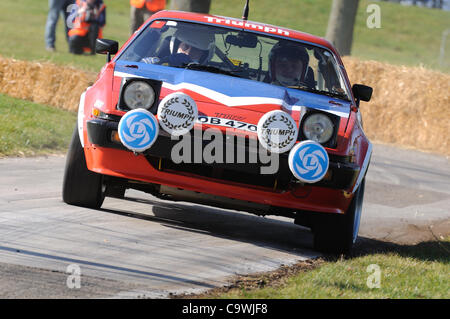 25. Februar 2012 - Stoneleigh Park, Coventry, UK.  Paul Hunter fahren ein 1978 Triumph TR7 V8 in der Live Rally Stage Race Retro Stockfoto