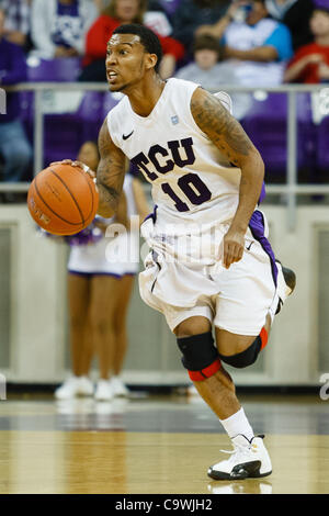 25. Februar 2012 - Fort Worth, Texas, USA - TCU gehörnte Frösche Guard Hank Dornen (10) während der Aktion zwischen New Mexico Lobos und die TCU Horned Frogs.  TCU stört New Mexico 83-64 bei Daniel Meyer Kolosseum. (Kredit-Bild: © Andrew Dieb/Southcreek/ZUMAPRESS.com) Stockfoto