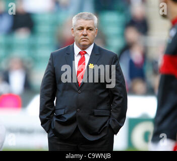 WARREN GATLAND WALES RU CHEFTRAINER TWICKENHAM MIDDLESEX ENGLAND 25. Februar 2012 Stockfoto