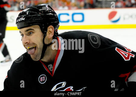 25. Februar 2012 - Raleigh, North Carolina, USA - Carolina Hurricanes Verteidiger Jay Harrison (44) während Tonights Spiel. Panthers besiegten 3-2 im RBC Center in Raleigh North Carolina Hurricanes. (Kredit-Bild: © Anthony Barham/Southcreek/ZUMAPRESS.com) Stockfoto