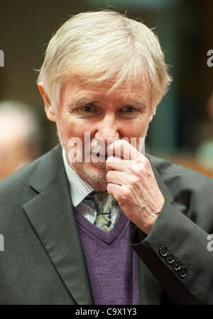 27. Februar 2012 - Brüssel, BXL, Belgien - Finnisch ausländische minister Erkki Tuomioja während der Außenminister der Europäischen Union treffen in Brüssel am 2012-02-27 von Wiktor Dabkowski (Credit-Bild: © Wiktor Dabkowski/ZUMAPRESS.com) Stockfoto