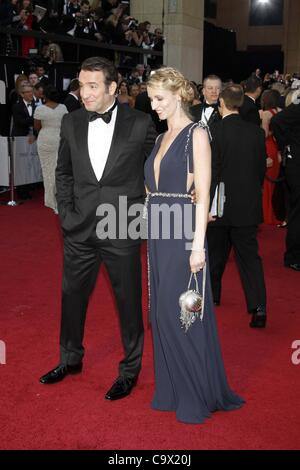 26. Februar 2012 - Hollywood, Kalifornien, USA - JEAN DUJARDIN und Frau ALEXANDRA LAMY.84. Oscar - Oscars.Hollywood, CA. 26. Februar, 2012.Ã'Â© - Fotos Inc Ã'Â © 2012 (Kredit-Bild: Â © Roger Harvey/Globe Photos/ZUMAPRESS.com) Stockfoto