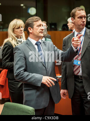 27. Februar 2012 - BXL, Brüssel, Belgien - slowenische Außenminister Karl Erjavec während der Außenminister der Europäischen Union treffen in Brüssel am 2012-02-27 von Wiktor Dabkowski (Credit-Bild: © Wiktor Dabkowski/ZUMAPRESS.com) Stockfoto