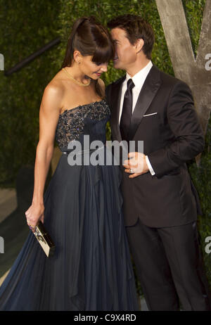 26. Februar 2012 - Hollywood, Kalifornien, USA - Katie Holmes und Tom Cruise auf dem roten Teppich bei der Vanity Fair Oscar Party im Sunset Towers in West Hollywood, Kalifornien (Credit-Bild: © Susan J. Rose/Prensa Internacional/ZUMAPRESS.com) Stockfoto