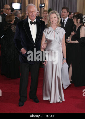 CHRISTOPHER PLUMMER & ELAINE TAYLOR die 84. ACADEMY AWARDS Ankünfte LOS ANGELES Kalifornien USA 26. Februar 2012 Stockfoto
