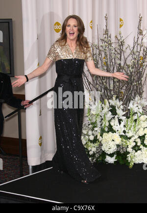 MELISSA LEO die 84. ACADEMY AWARDS DRUCKSAAL LOS ANGELES Kalifornien USA 26. Februar 2012 Stockfoto