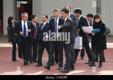 Sebastian Coe LOCOG Vorsitzender, 28. Februar 2012 - JOC: Sebastian Coe LOCOG Vorsitzender inspiziert NTC im National Training Center, Tokyo, Japan.  (Foto von Daiju Kitamura/AFLO SPORT) [1045] Stockfoto