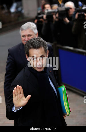 Der französische Präsident Nicolas Sarkozy kommt für den EU-Gipfel in Brüssel am Freitag, 2. März 2012. (CTK Foto/Jakub Dospiva) Stockfoto